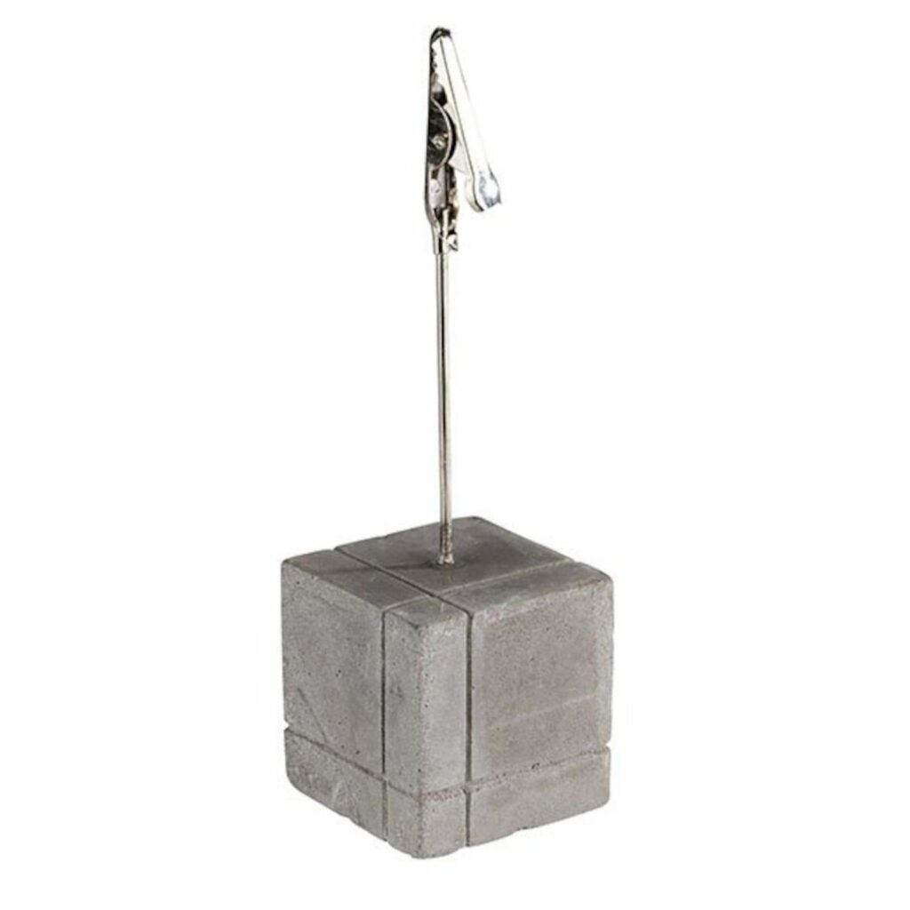 Galda karšu turētāji 4gab betona ar klipsi 3x3cm h-12cm + 30 kartītes